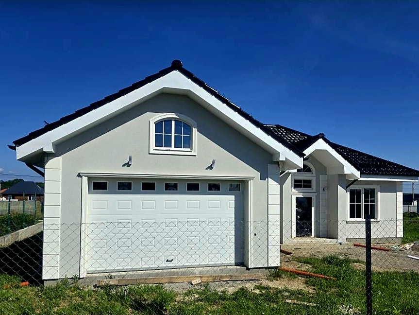 Секционные ворота DoorHan в Краснодаре с установкой