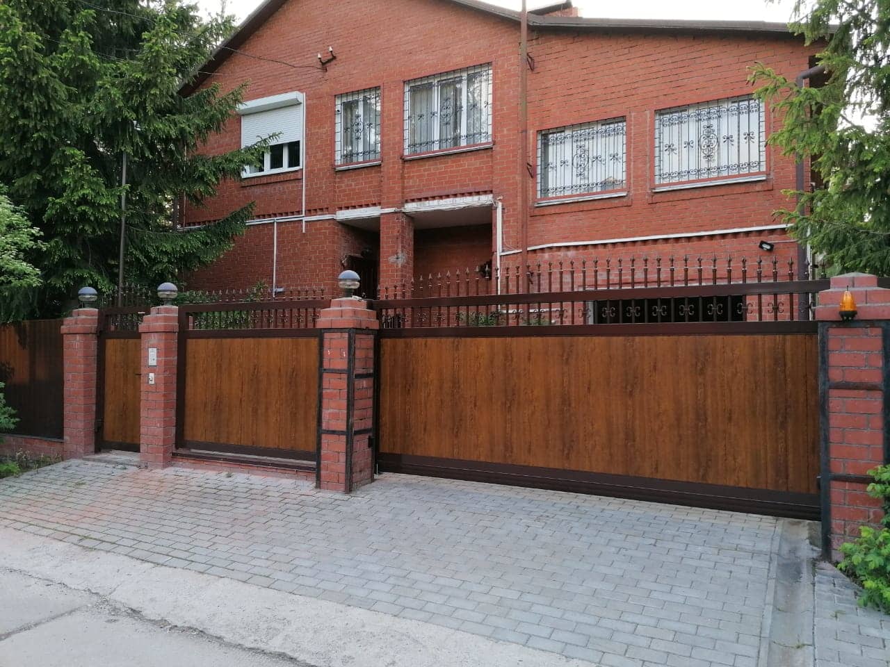 Уличные ворота DoorHan в Краснодаре с установкой